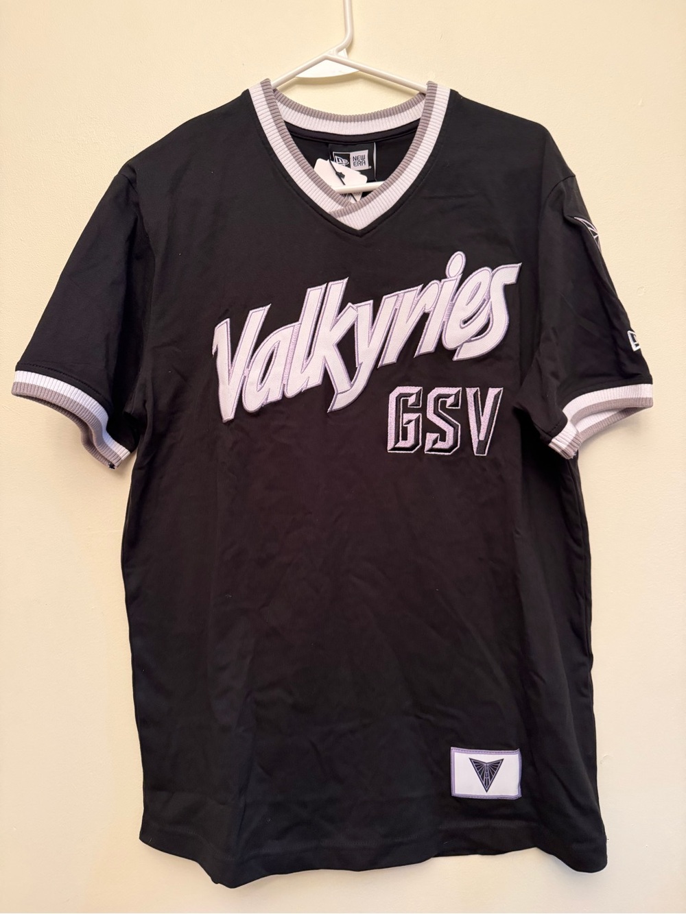New Era Golden State Valkyries V-Neck T-Shirt Jersey